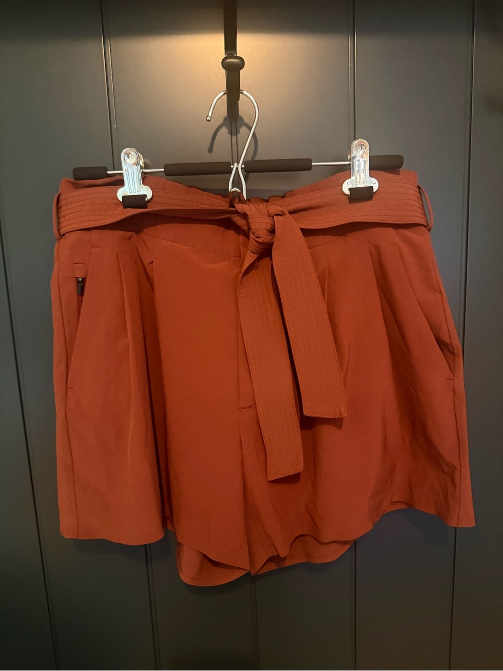 Athleta Cognac Brown Skyline II Paper Bag High Rise Shorts - Picture 2 of 7
